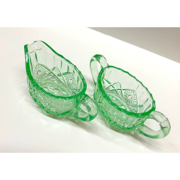 Green UV Glow Sugar and Creamer Set, Depression Era L. E. Smith Uranium Glass - Picture 4 of 7